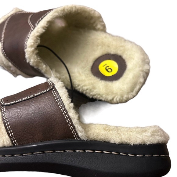 003 SLPPRS: Bass Sherpa Outdoor slippers size 8 - Picture 5 of 6